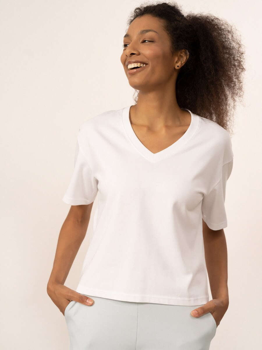 OUTHORN Women's V-neck T-shirt white