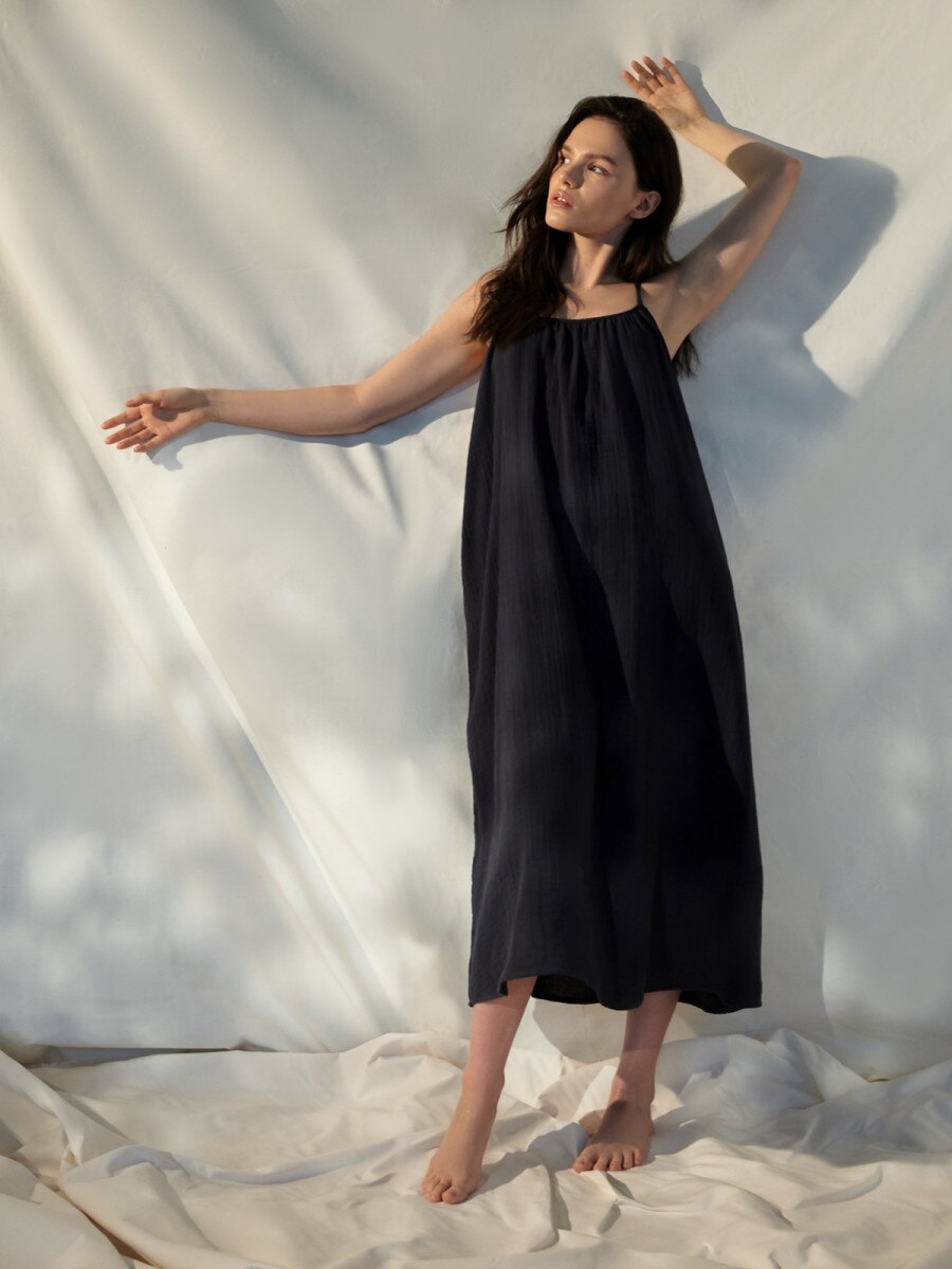 Cotton muslin maxi dress navy blue OUTHORN