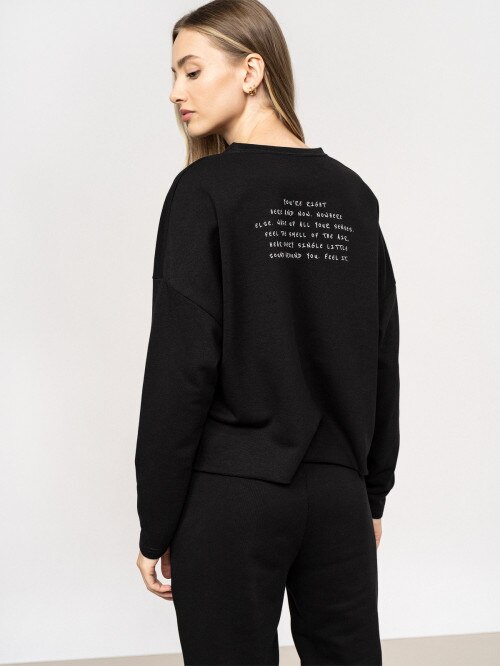 Women's crewneck